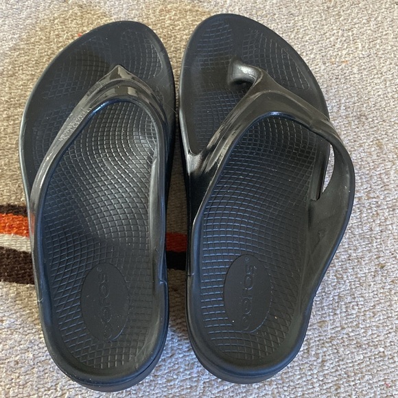 Oofos Oomega woman's size 9 - Picture 3 of 7